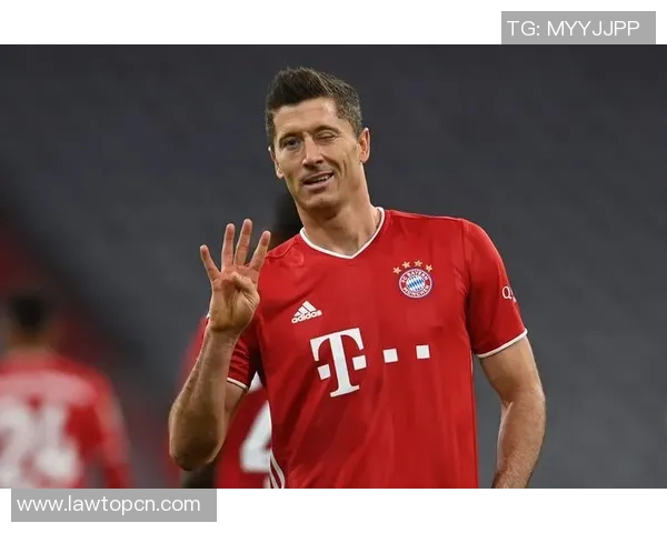 莱万重返安联球场引发拜仁球迷愤怒声讨：背叛与忘恩负义的争议之战