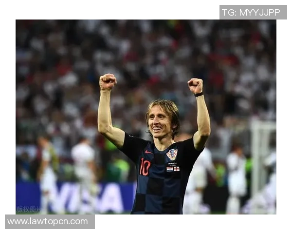 谢周三迎战诺维奇强强对决引发球迷热议与期待